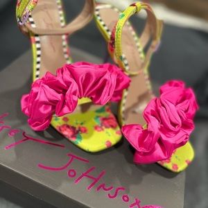 Never worn betsey Johnson ruffled heels